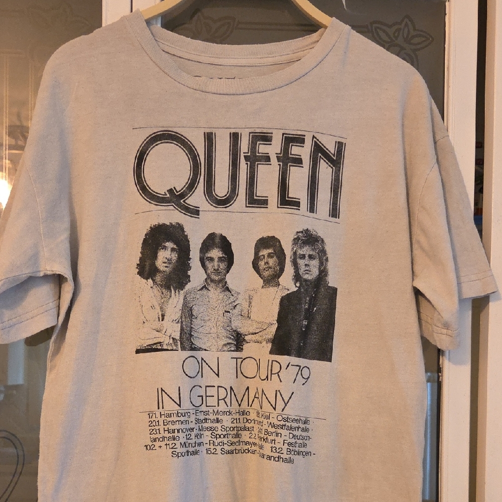 Vintage QUEEN T-Shirt Tour 79 In GERMANY